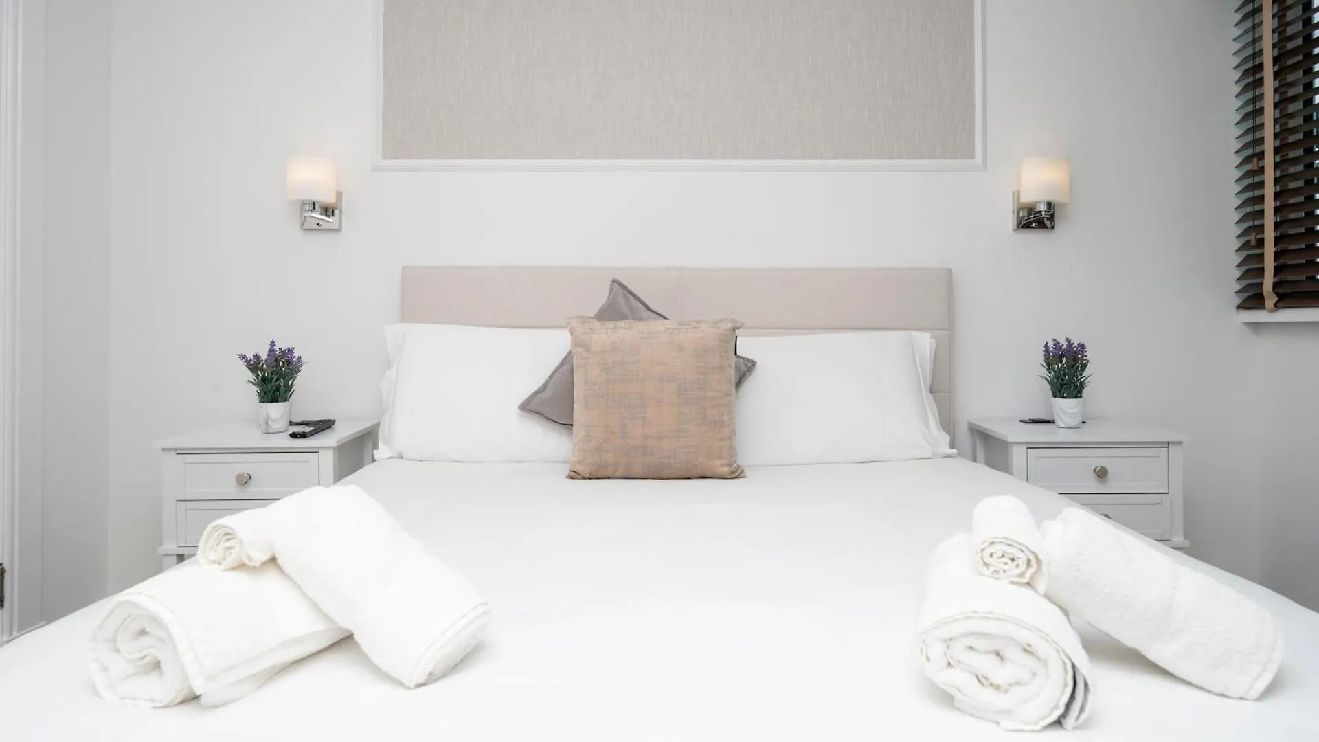 Howburn Residence Serviced Apartments - 1,2& 3 Bedroom Apartments Aberdeen